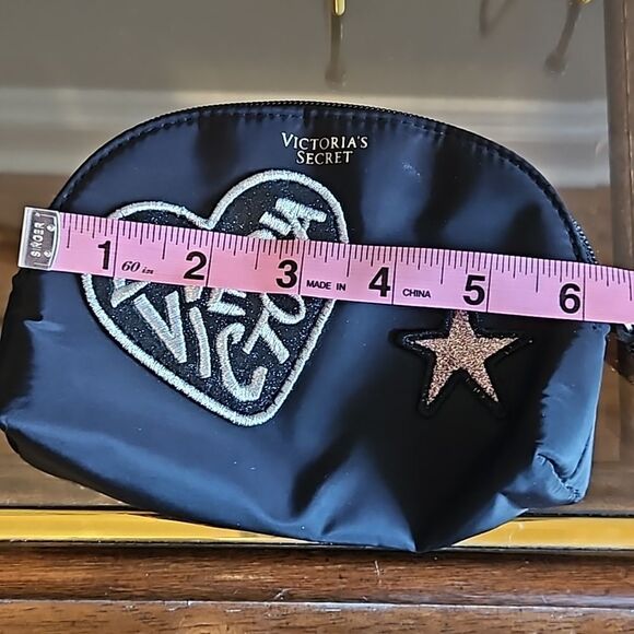 Victoria secret small makeup bag - Picture 5 of 6